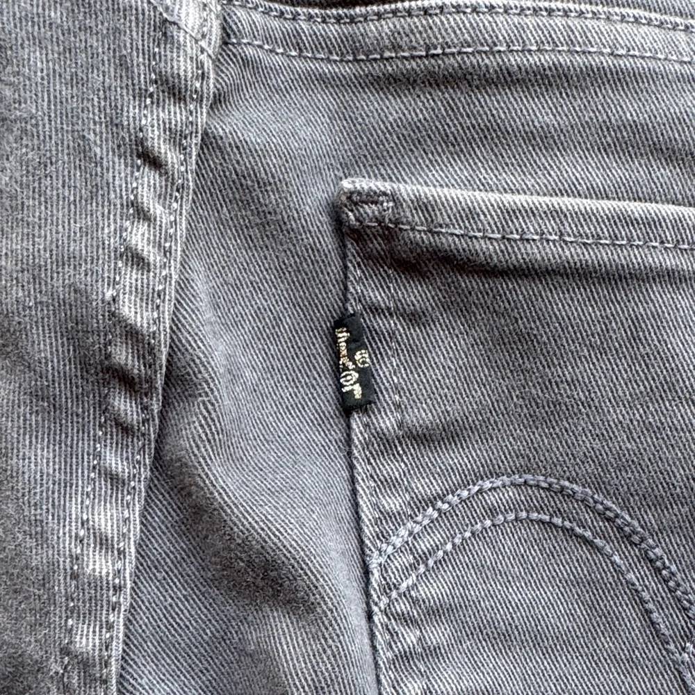 Levi's Women's Skinny Jeans in Gray - Picture 3 of 5